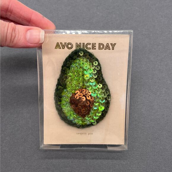 ANTHROPOLOGIE KATE JENKINS Crocheted Avocado Brooch Pin Sequined Fun 3D NEW - Picture 2 of 5